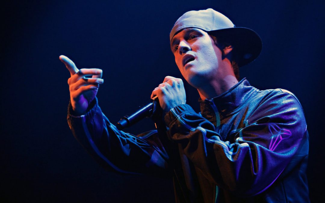 Aaron Carter, Singer and Onetime Teenage Sensation, Dies at 34
